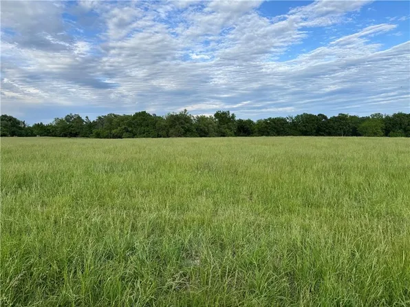 15104 S Miller Rd, Lone Jack, MO 64070