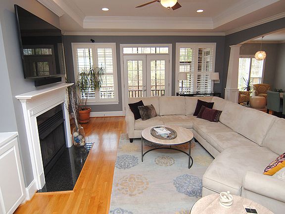 5th image of 2709 Warlick Dr