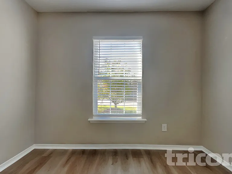514 Kerriann Ln — Photo 11