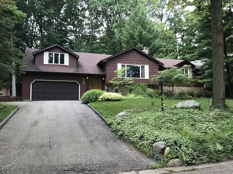904 Wooded Ln photo 1