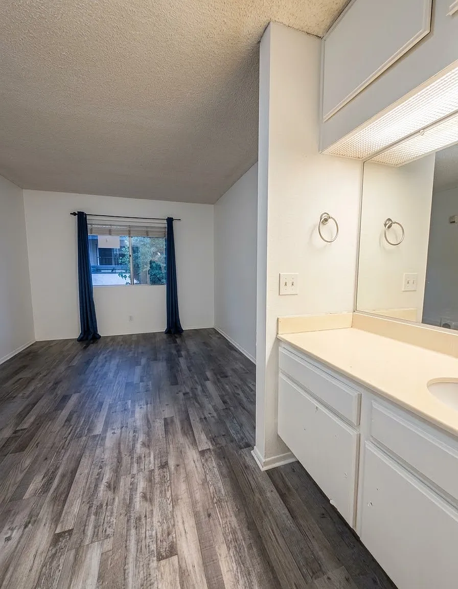 1 bed, 507 sqft, $1,976 — Photo 3