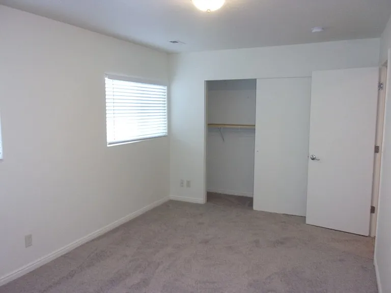 88 E Rainbow Way — Photo 27