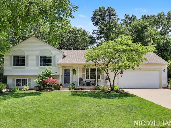 4700 Paramount Dr NE, Grand Rapids, MI 49525