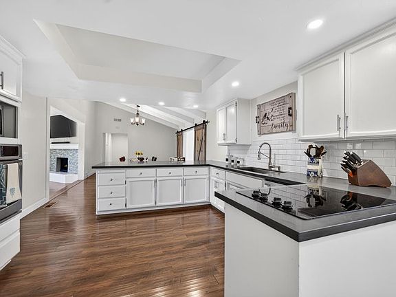 3rd image of 3561 Eagle View Dr