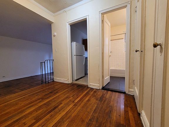3rd image of 100 Winthrop St #1
