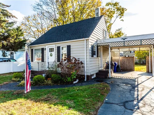 21 Wellesley Ave, Pawtucket, RI 02860