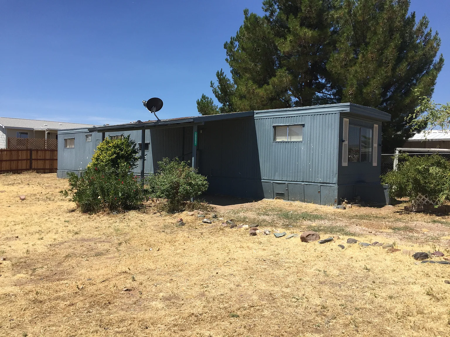 3 bed, 850 sqft, $995 — Photo 2