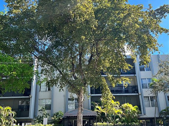 3rd image of 13455 NE 10th Ave APT 307