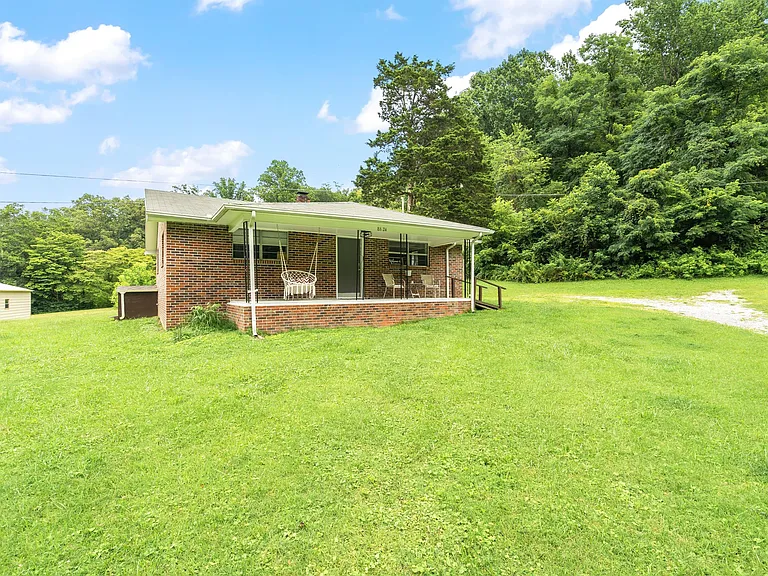 8624 Walnut Springs Ln — Photo 25