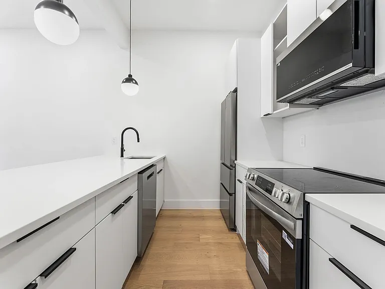 76 Carroll St #2 — Photo 4