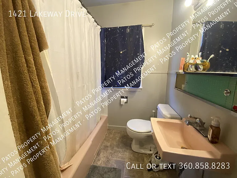 1421 Lakeway Dr — Photo 8