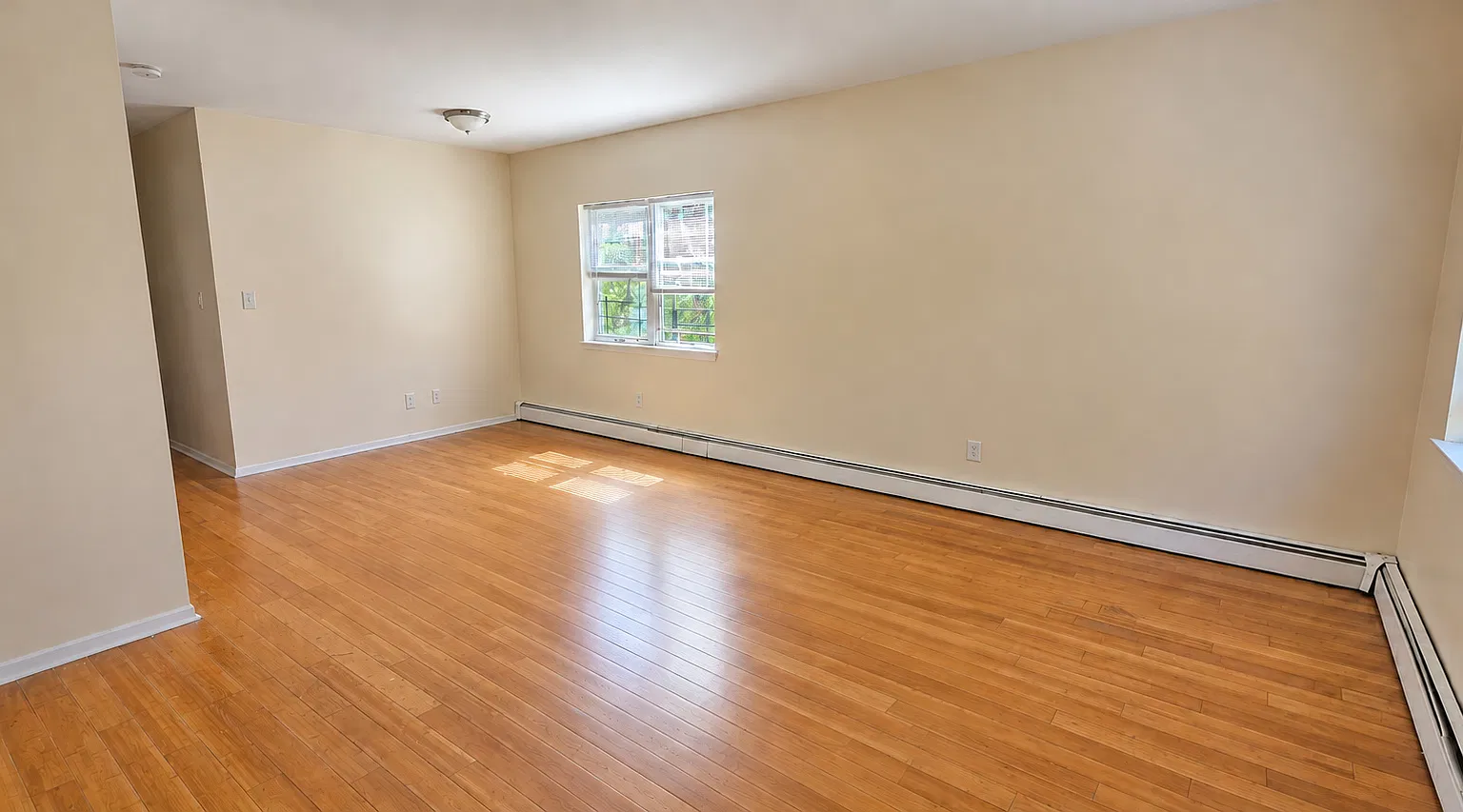 3 bed, $3,200 — Photo 3