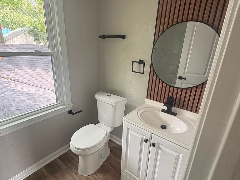 3300 E Meyer Blvd — Photo 9