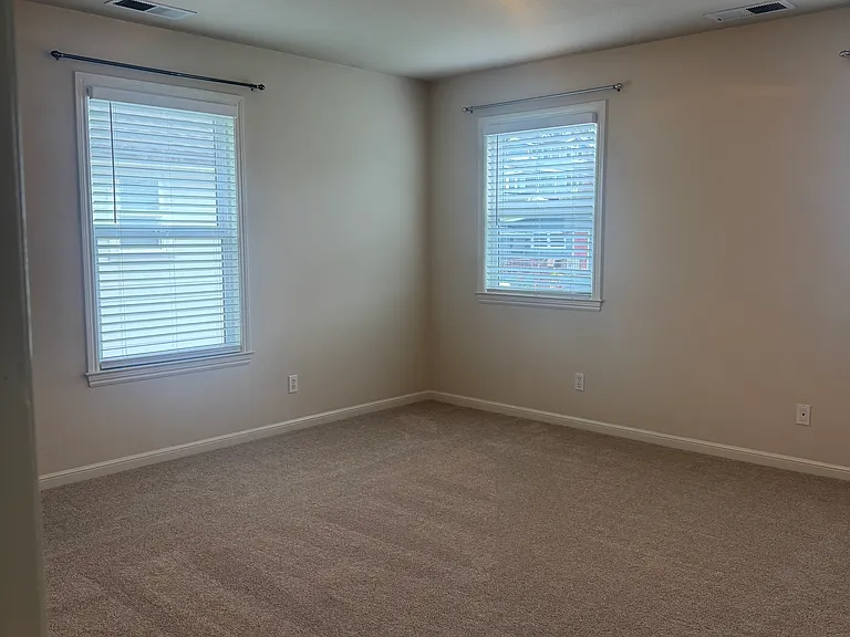 213 Valencia Ave — Photo 25
