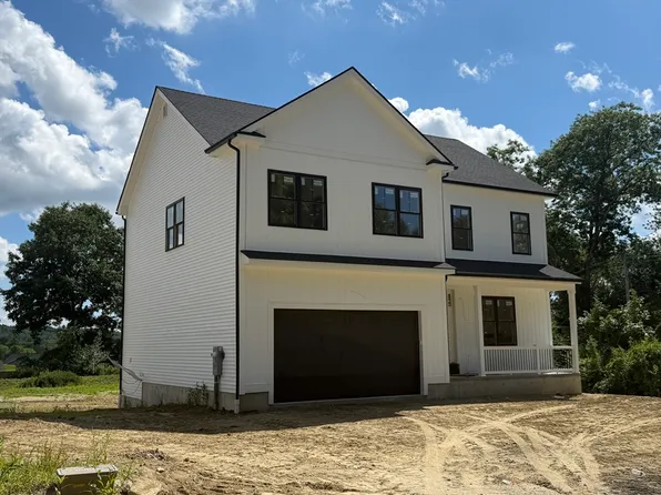 2 Hayat Cir, Shrewsbury, MA 01545