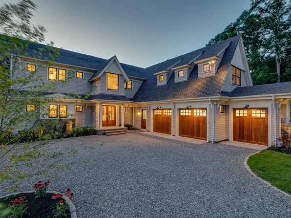 42 N Harbor Dr, Portsmouth, RI 02871