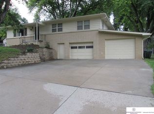 409 Wendy Heights Rd, Council Bluffs, IA 51503