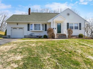 108 Huntshill Rd, Syracuse, NY 13209