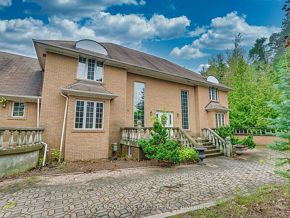 2nd image of 11 Prince Andrew Dr