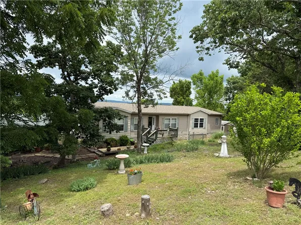 1 Suntop Ln, Holiday Island, AR 72631