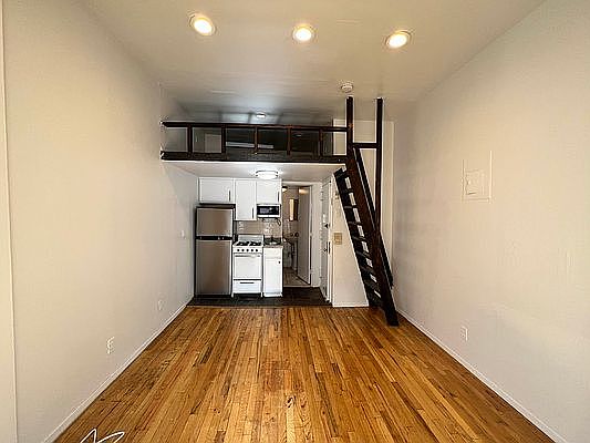2nd image of 453 W 46th St #5F