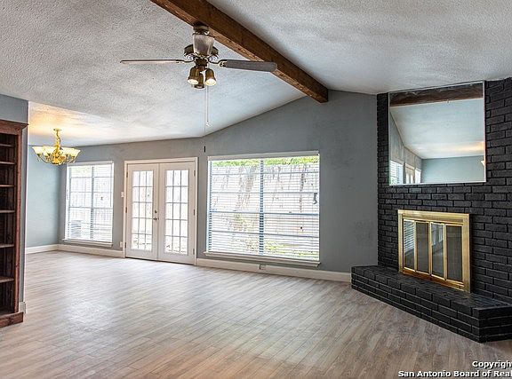 5th image of 4207 Clear Lake Dr