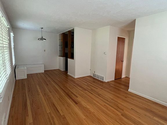 2nd image of 1231 E 71st St