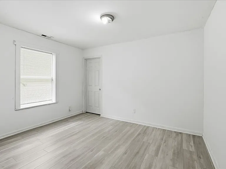 2828 N Gale St — Photo 9