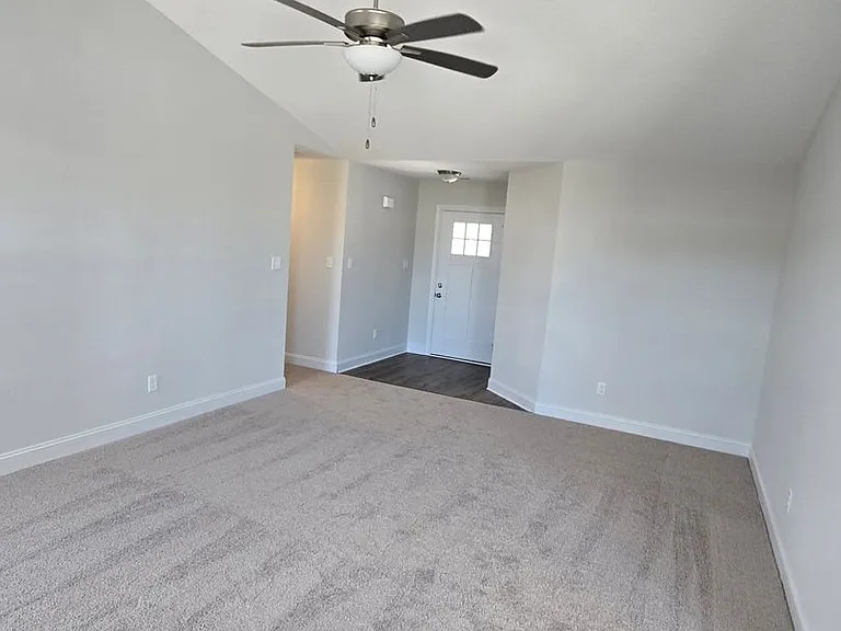 918 Uplands Ln — Photo 33
