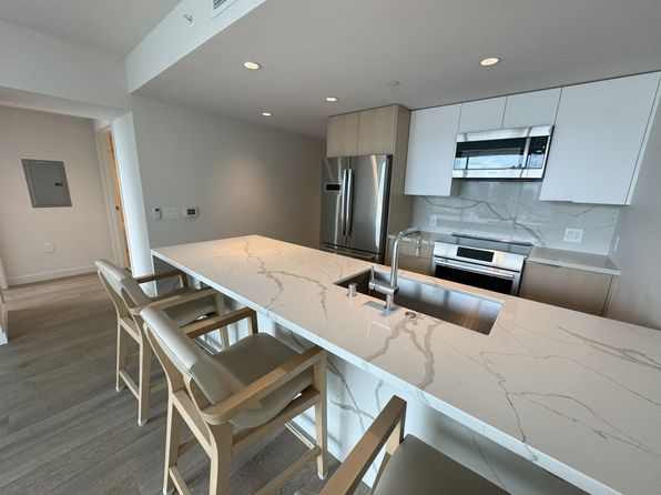 1001 Queen St #1913