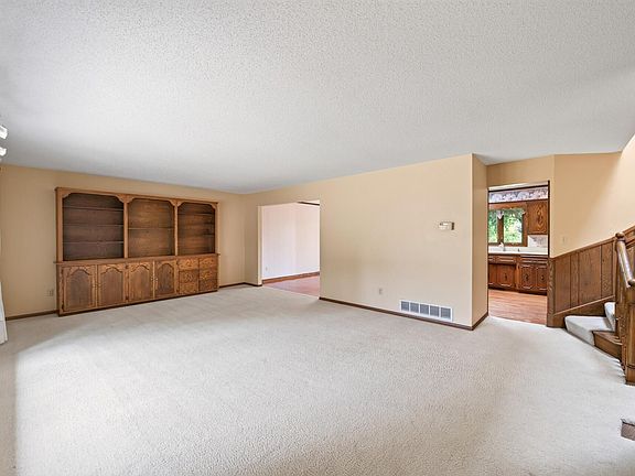 5th image of 31050 Irene Ave