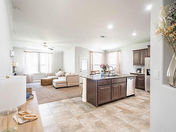 4th image of 1615 Laguna Meadows Trl