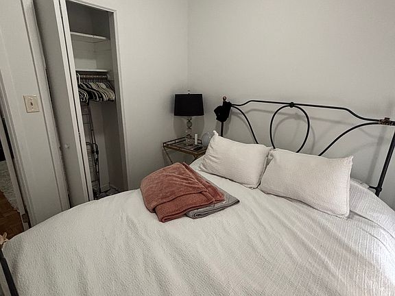 5th image of 326 E 65th St APT 19