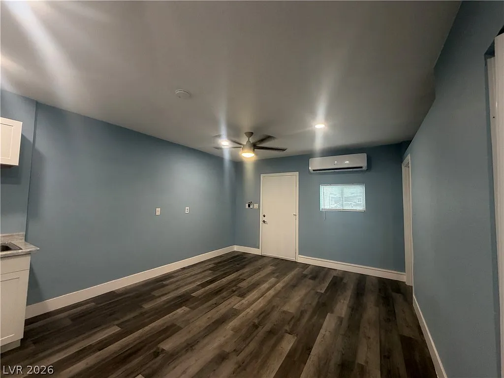 1 bed, 1.0 bath, 1270 sqft, $1,100 — Photo 2