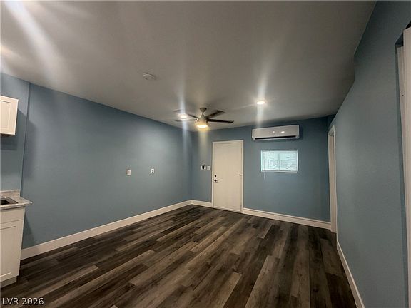 2nd image of 5709 Cabrillo Cir