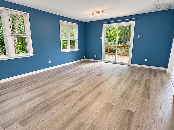 4th image of 27 Smith Ave