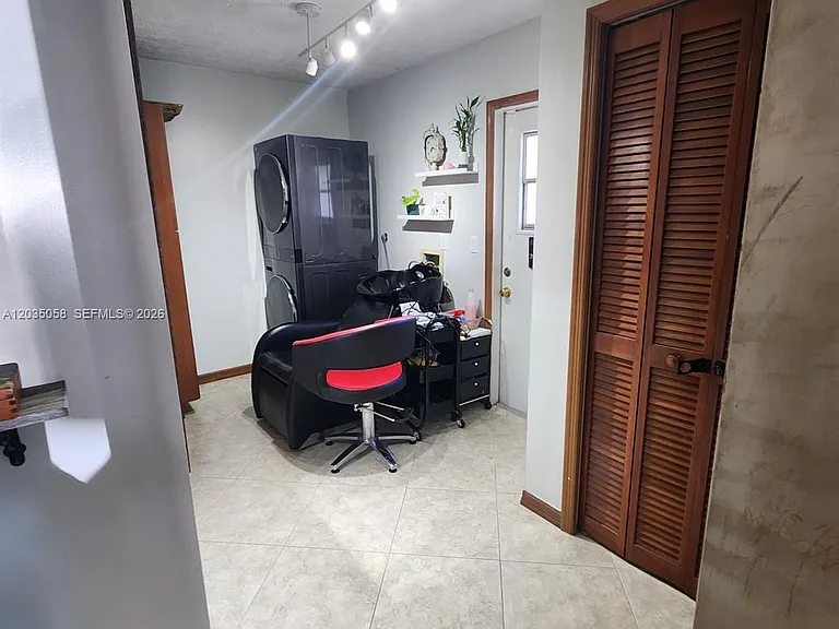 6101 Palmetto Dr — Photo 44