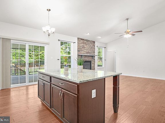 5th image of 126 Hope Forest Ct