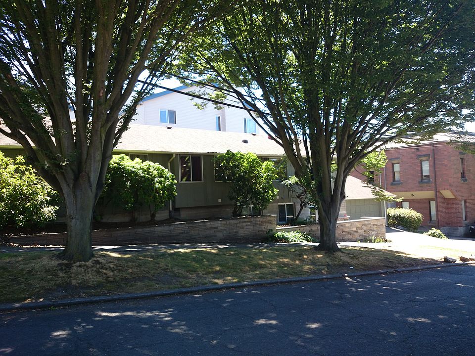 1st image of 2729 Franklin Ave E