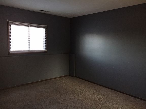2nd image of 629 Kennedy Dr APT 1