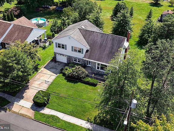 5th image of 348 Boxwood Ln