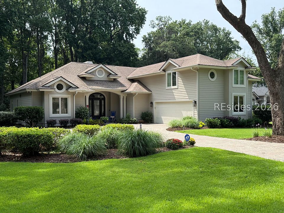 1st image of 19 Parkwood Dr
