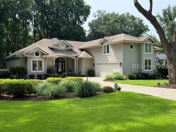 19 Parkwood Dr, Hilton Head Island, SC 29926