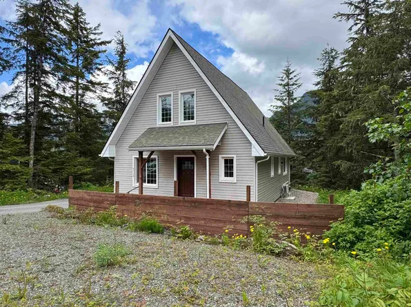 6738 Sherri St, Juneau, AK 99801
