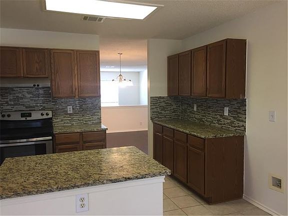 3rd image of 4026 Barlow Dr