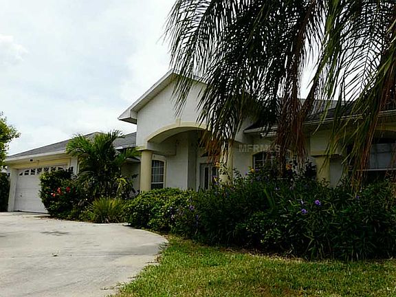 3rd image of 2381 Sweetwater Blvd