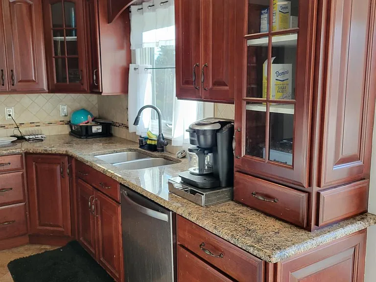 2 Groendyke Cir — Photo 3