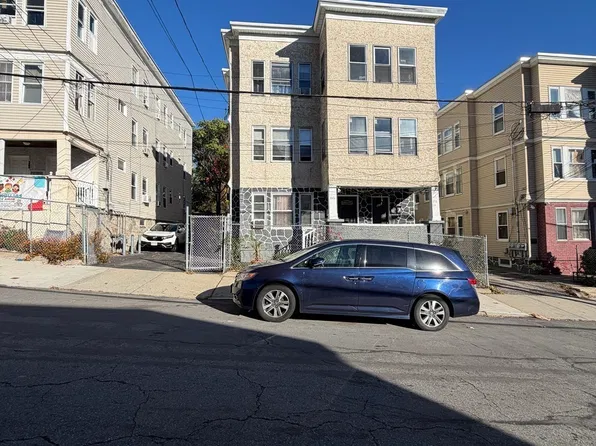 903-905 Essex St, Lawrence, MA 01841