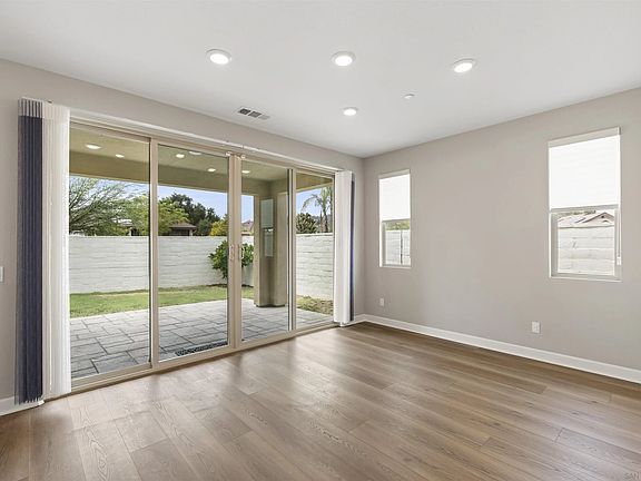 5th image of 1187 Barry Pl