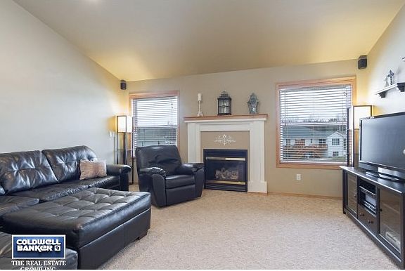 Gas Fireplace!